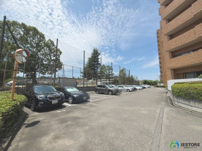 【駐車場】 | ライオンズマンション金剛 | お客様にとって最良のマイホームが見つかりますよう、イエストアが全力でお手伝いさせていただきます！いつでもお気軽にお問い合わせ下さい♪