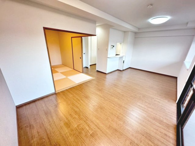 【居間・リビング】 | ライオンズマンション金剛 | 令和６年２月リフォーム済！綺麗なお家で気持ちのいい新生活をここではじめませんか♪