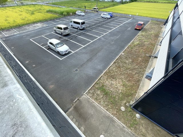 グリーンパーク２の駐車場