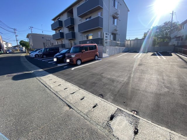 【新築】ベルディールの駐車場