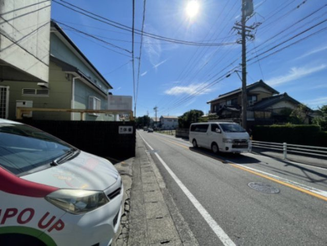 ソリッドビルの駐車場