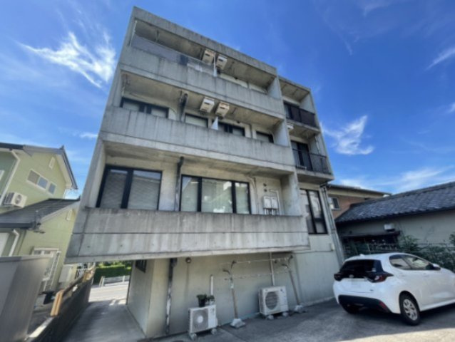 ソリッドビルの外観