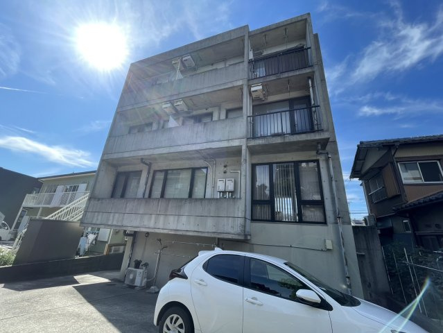 ソリッドビルの外観