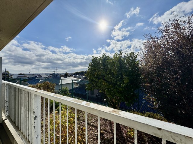 幸町コーポの展望|南側のバルコニーは陽当たり良好でお洗濯物も気持ちよく乾きそうです。