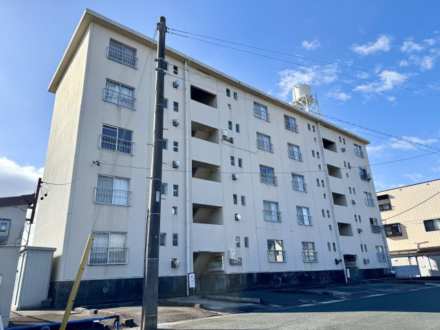 幸町コーポの外観|高台にある5階建て総戸数20戸マンションです。