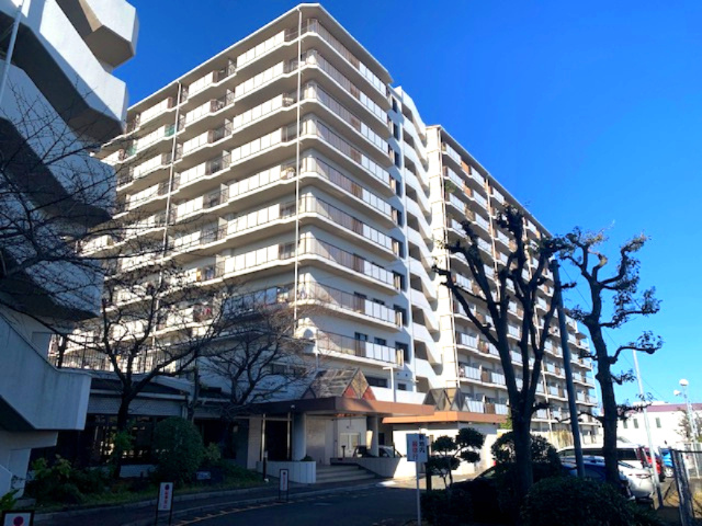 【外観】 | さやま遊園グランドハイツ | 南海高野線「大阪狭山市」駅まで徒歩8分。小中学校や公園が徒歩圏内で、子育て世帯にもオススメ！