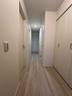 【その他】 | 美女木8期　１号棟 | 玄関から廊下を通ってスムーズに各部屋へ移動することが可能です。