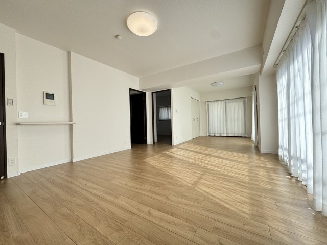 ユニーブル原Ⅲの居間・リビング