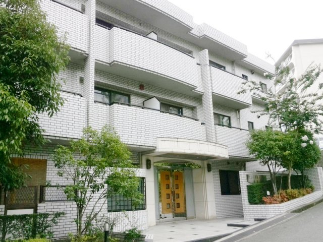 セントラルパレス東豊中の外観
