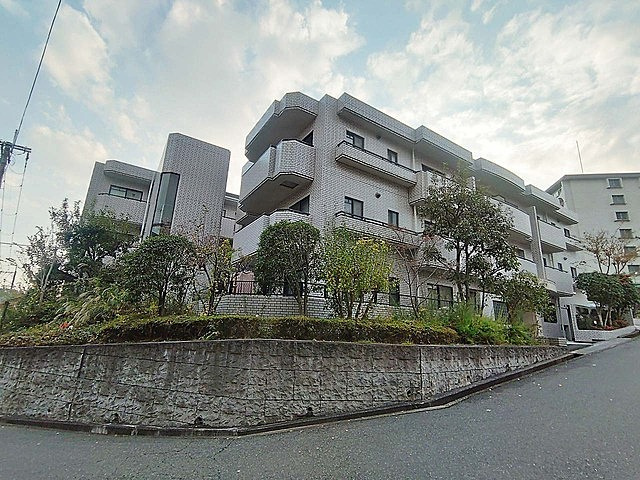 セントラルパレス東豊中の外観
