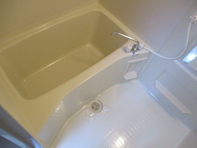 【浴室】 | 足を伸ばしてゆっくり浸かってくださいね