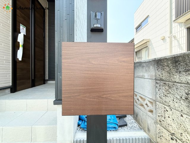 上尾市小泉15期　新築戸建　グラファーレ01の駐車場