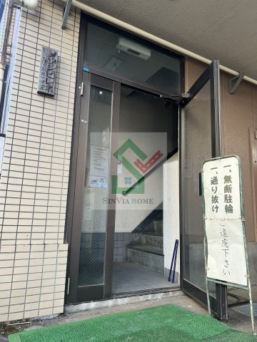 メゾンピレネのエントランス