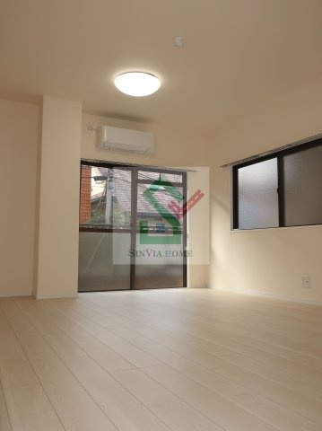 メゾンピレネの居間・リビング