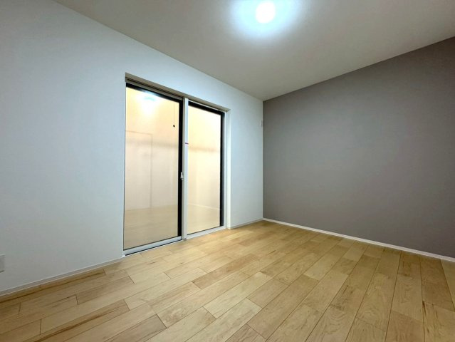 ◆２沿線利用可能◆南向きにつき陽当たり良好◆ウォークインクローゼット付き◆伏見区両替町十一丁目の洋室|洋室