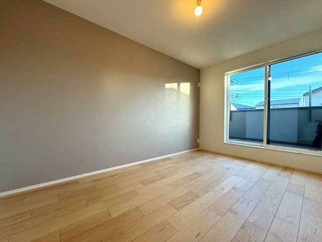 ◆２沿線利用可能◆南向きにつき陽当たり良好◆ウォークインクローゼット付き◆伏見区両替町十一丁目の洋室|洋室