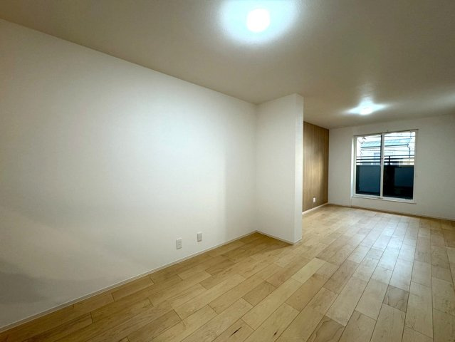 ◆２沿線利用可能◆南向きにつき陽当たり良好◆ウォークインクローゼット付き◆伏見区両替町十一丁目の居間・リビング|リビング