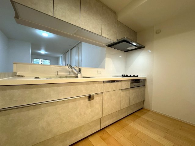 ◆２沿線利用可能◆南向きにつき陽当たり良好◆ウォークインクローゼット付き◆伏見区両替町十一丁目のキッチン|キッチン