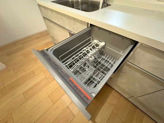 ◆２沿線利用可能◆南向きにつき陽当たり良好◆ウォークインクローゼット付き◆伏見区両替町十一丁目のキッチン|食器洗浄機