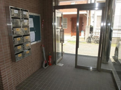 【エントランス】 | 第三高好マンション | 落ち着いたエントランスです