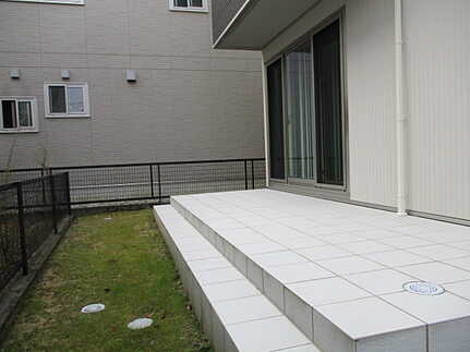 佐伯区石内東２丁目の庭