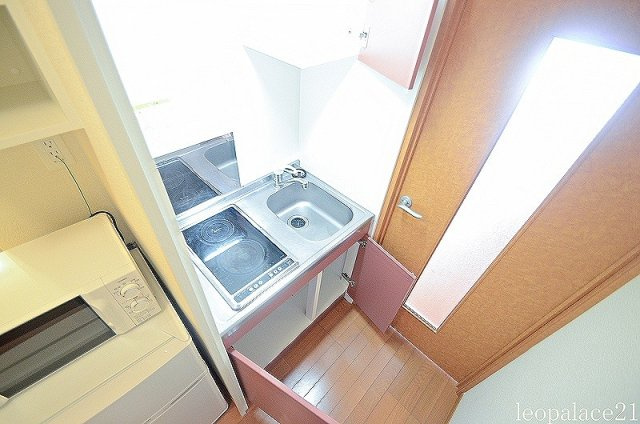 【キッチン】 | 設備仕様は号室により異なる為、現況を優先致します。