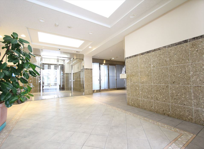 【ロビー】 | ライオンズヒルズ朝霞台　(志木本店) | アフターサービス保証付。24時間365日緊急対応サービス付きなので永く安心してお住まいいただけます。