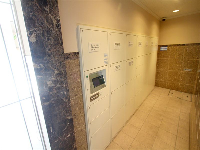 【設備】 | ライオンズヒルズ朝霞台　(志木本店) | お好きなタイミングで荷物を受け取れる宅配ボックス。