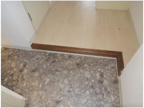 ハイツエレガンスの玄関