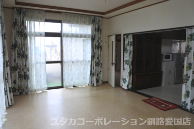 【居間・リビング】 | 【商談中】興津1丁目23-89売家