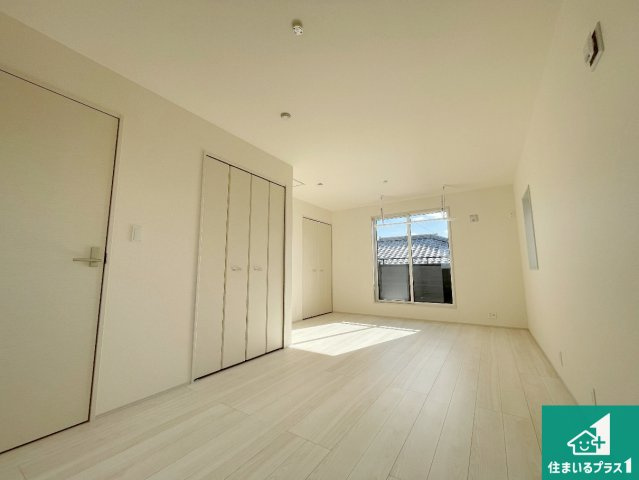 現地説明会開催　大津市日吉台　第4期　新築一戸建ての洋室|シンプルな洋室は、自分好みのインテリアが楽しめます♪ご家族とインテリアや家具を選びに行くのは新築購入時の醍醐味の一つです。ぜひお楽しみください♪