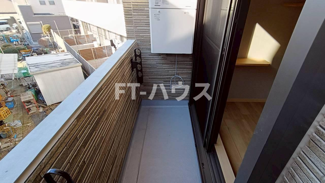 フローリッシュ大久保Ⅱのバルコニー