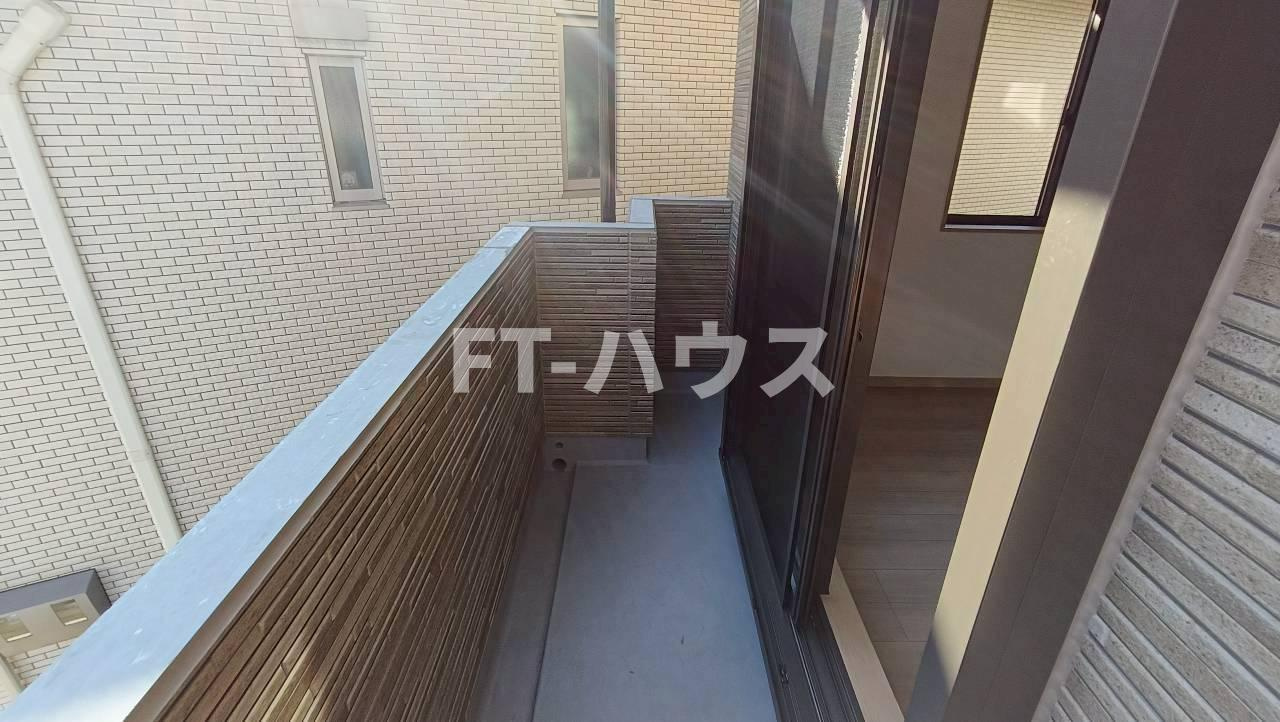 フローリッシュ大久保Ⅱのバルコニー