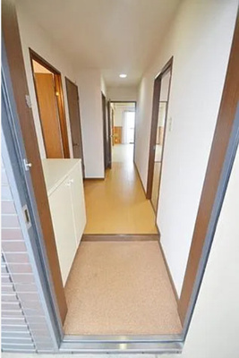 【玄関】 | ピジョン田園 | 明るい玄関です