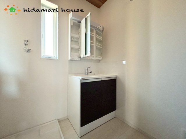 西区高木　新築戸建　Cの独立洗面台