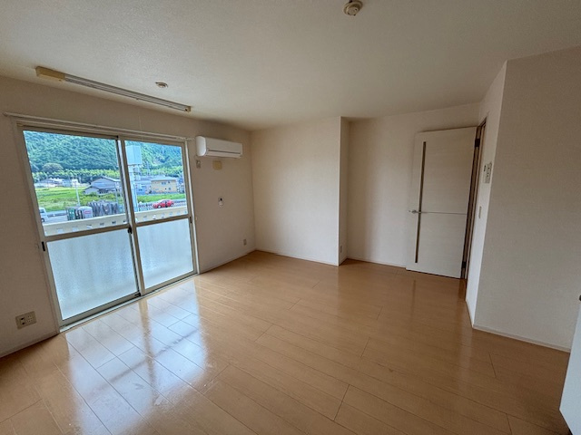 コンフォール・ヴィラＡ棟の居間・リビング