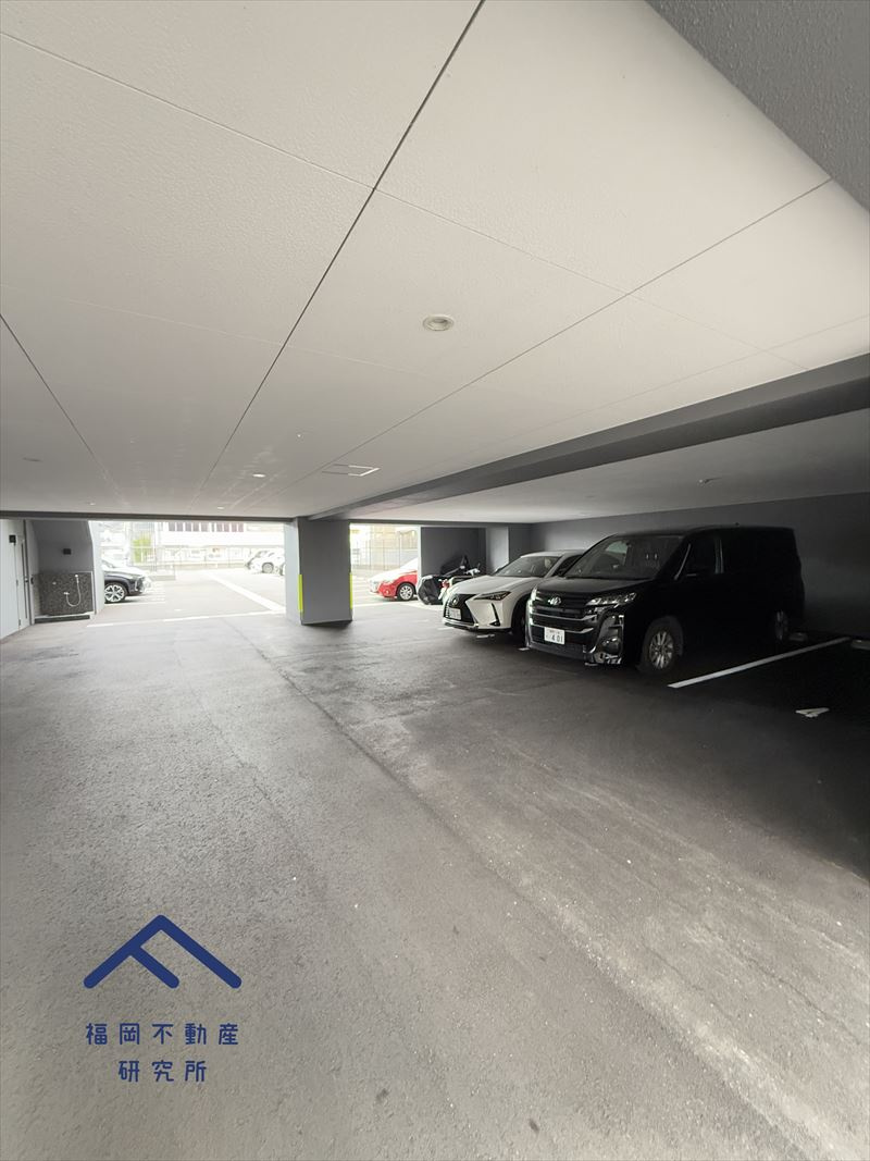 オープンレジデンシア桜並木ガーデンの駐車場