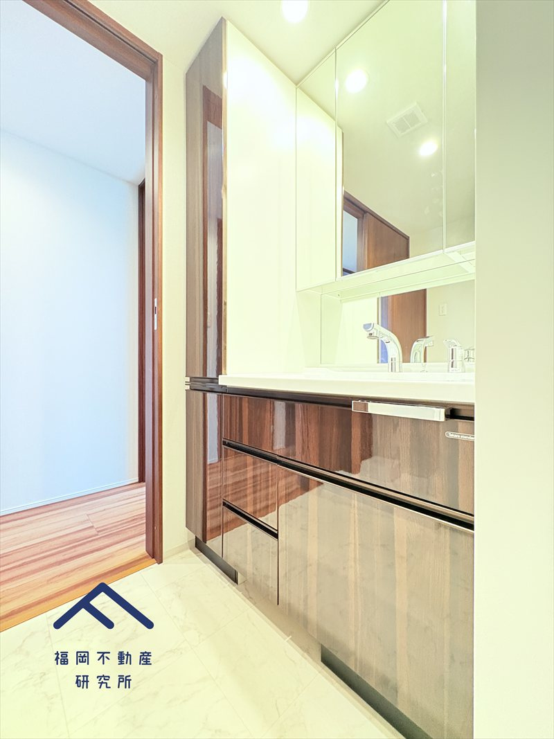 オープンレジデンシア桜並木ガーデンの独立洗面台|※画像内の家具・調度品はCG合成であり、実際に設置されているものではありません。また、照明による演出はイメージです。