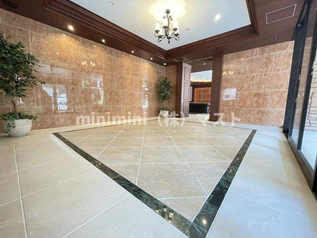 グランカーサ難波元町のロビー