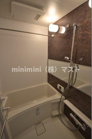 グランカーサ難波元町の浴室