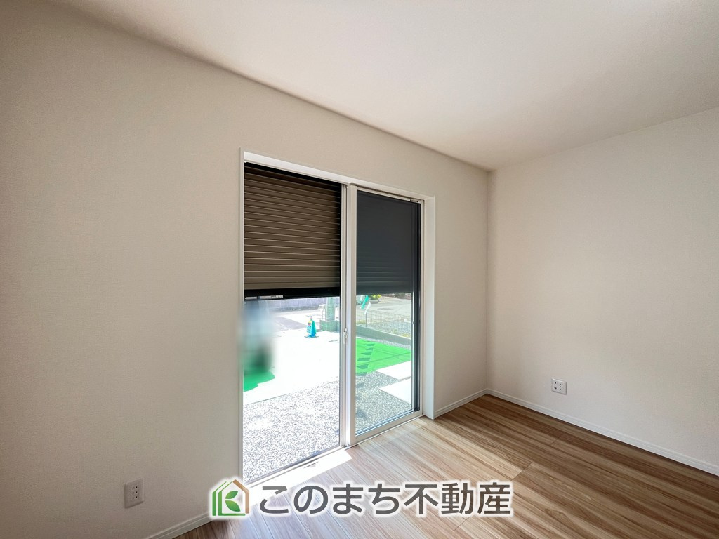ワイウッドコート小山市城北第5期の設備|シャッター雨戸で防犯性アップ♪
