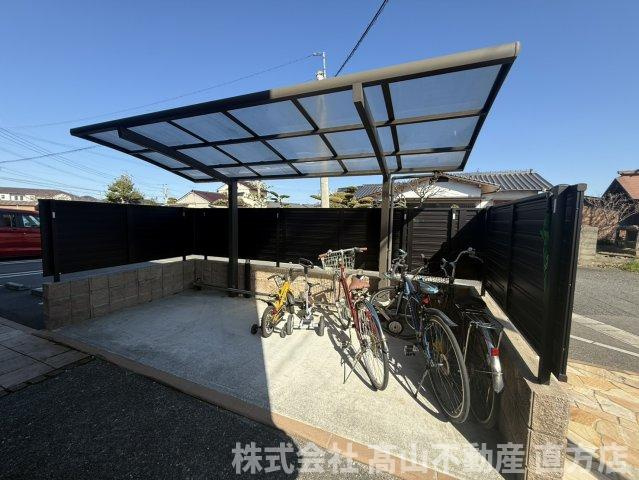 comfortas Kの駐車場