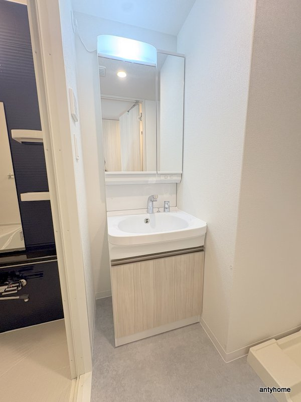 リヴェント玉造　仲介手数料無料の洗面所