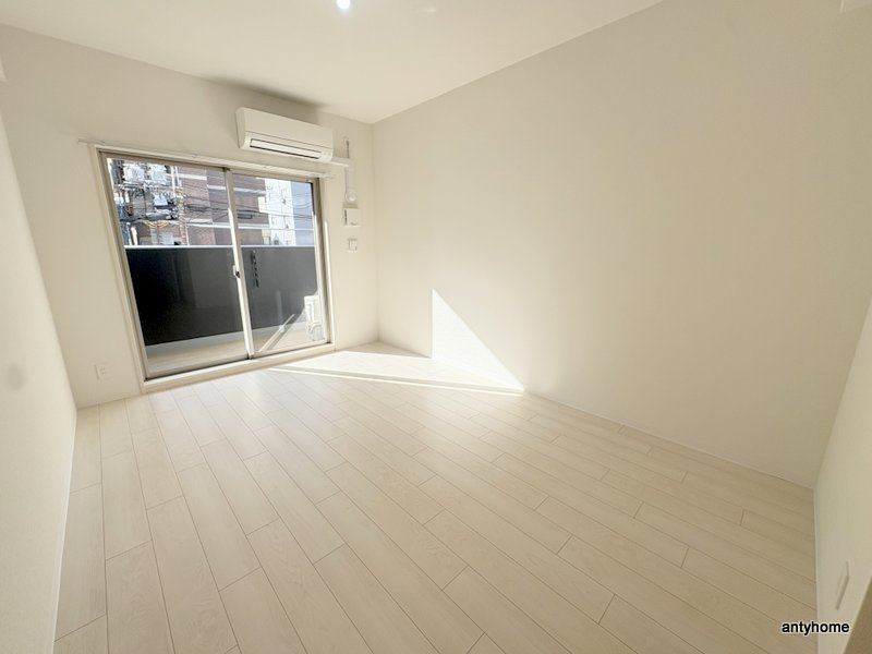 リヴェント玉造　仲介手数料無料の居間・リビング