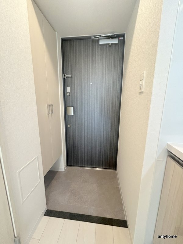 リヴェント玉造　仲介手数料無料の玄関