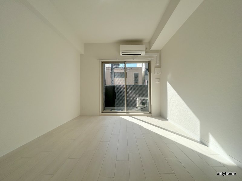 リヴェント玉造　仲介手数料無料の居間・リビング