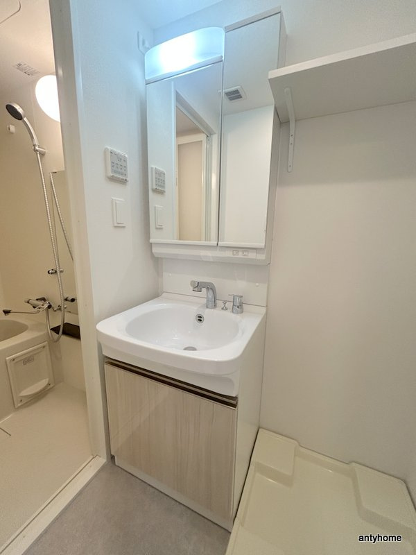 リヴェント玉造　仲介手数料無料の洗面所