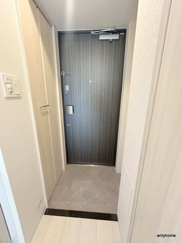 リヴェント玉造　仲介手数料無料の玄関