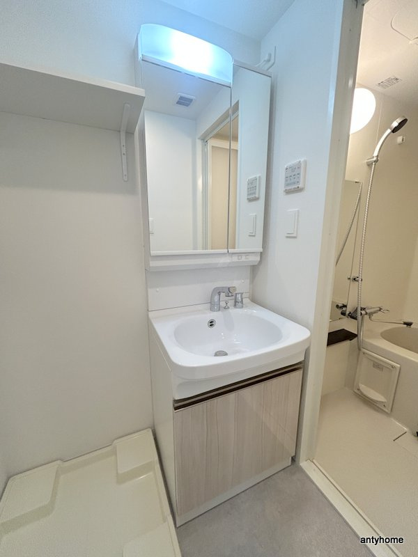 リヴェント玉造　仲介手数料無料の洗面所