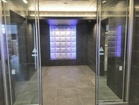 中野区弥生町４丁目の賃貸マンションのエントランス